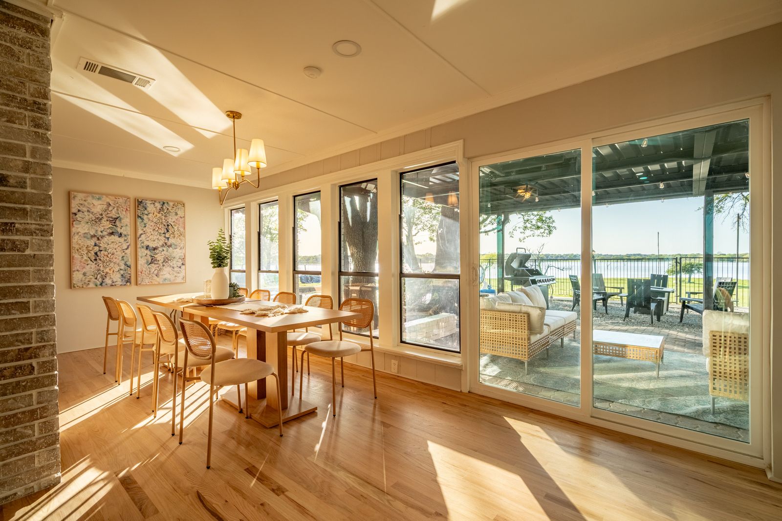 Lakeshore &nbsp;&middot;&nbsp; Sunroom - After
